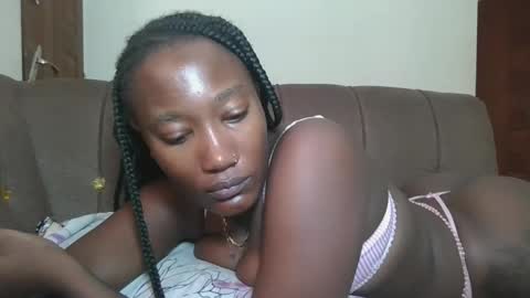 Snapshot of missprettygal chatting on 06-11-26, 07:06 pretty gal online show from 06-11-26, 07:06