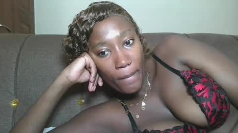 Snapshot of missprettygal chatting on 06-21-26, 10:29 pretty gal online show from 06-21-26, 10:29