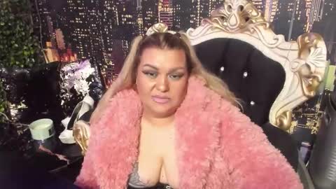 QueenT online show from 11-04-25, 11:26