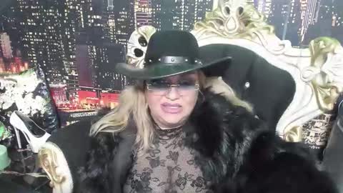 QueenT online show from 11-18-25, 12:05