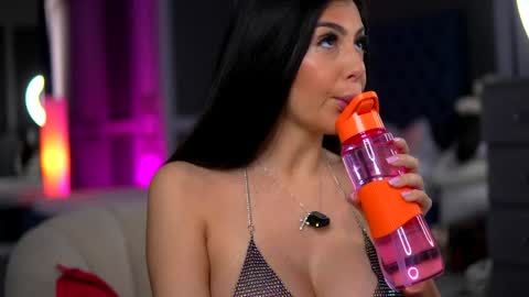 Snapshot of misss_megann chatting on 04-03-26, 08:45 Megann online show from 04-03-26, 08:45