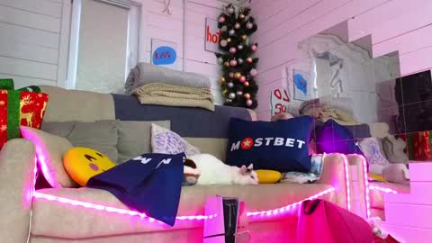 Snapshot of misss_viki chatting on 12-16-24, 08:41 . online show from 12-16-24, 08:41