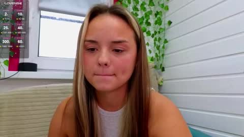 Snapshot of misss_viki chatting on 10-13-25, 08:03 . online show from 10-13-25, 08:03