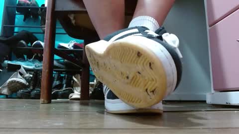 TELL ME MISS online show from 03-11-26, 04:13