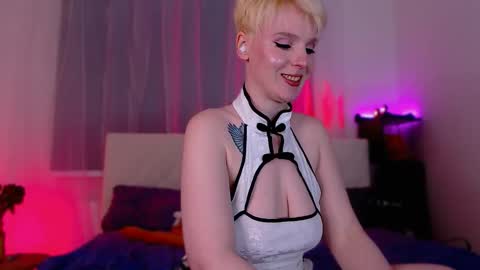 Snapshot of missseverina chatting on 11-28-25, 11:40 Severina but you can call me Miss Goddess Pretty online show from 11-28-25, 11:40