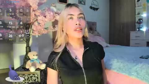... Independent model online show from 07-26-26, 11:33