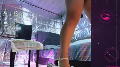 Snapshot of missstres_scarleth chatting on 11-25-25, 04:40 SCARLETH online show from 11-25-25, 04:40