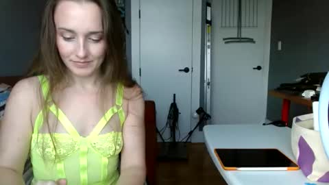 Snapshot of misssummerwest chatting on 01-03-25, 05:53 Summer West online show from 01-03-25, 05:53