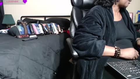 MissTajaa online show from 11-17-25, 08:25