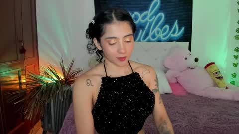 Snapshot of misstexass_ chatting on 01-01-25, 09:09  Natalie Texass indepedent model online show from 01-01-25, 09:09
