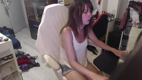 Snapshot of missthon chatting on 04-08-26, 10:48 missthon online show from 04-08-26, 10:48
