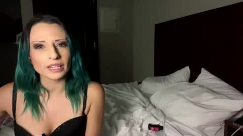 misstinkerbell21 online show from 07-10-26, 07:49