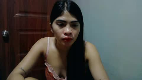 Snapshot of missunknownxoxo chatting on 06-17-26, 02:36 sofia online show from 06-17-26, 02:36