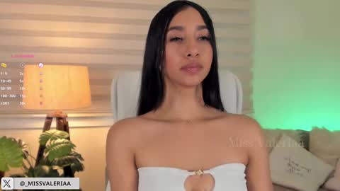 Valeria Davila online show from 02-28-25, 05:48