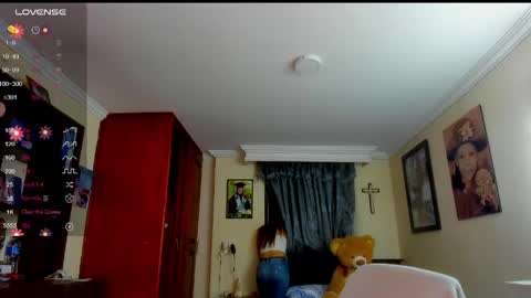 Snapshot of missvalery1 chatting on 05-06-26, 01:25 missvalery1 online show from 05-06-26, 01:25