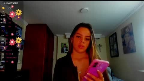Snapshot of missvalery1 chatting on 05-20-26, 11:00 missvalery1 online show from 05-20-26, 11:00