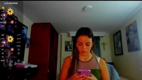 Snapshot of missvalery1 chatting on 05-28-26, 10:40 missvalery1 online show from 05-28-26, 10:40
