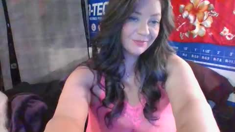 Snapshot of missvelvetvibes chatting on 04-25-26, 06:49 MIssVelvetVibes online show from 04-25-26, 06:49