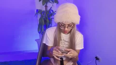 IG MISSVENUSS1 online show from 11-17-25, 11:32