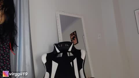 missvirggii online show from 11-06-25, 10:43