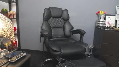 Miss Von Tease online show from 04-21-26, 05:06