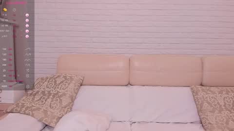 missxcaprice online show from 10-25-25, 03:58