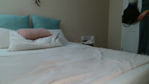 Monique  online show from 02-26-25, 08:54