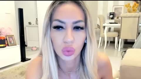 Snapshot of missy_alena chatting on 11-13-25, 09:47 missy_alena online show from 11-13-25, 09:47