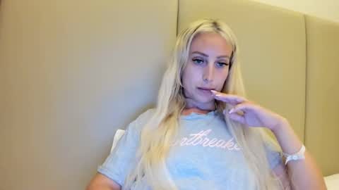 Missy matrix online show from 11-25-25, 05:24