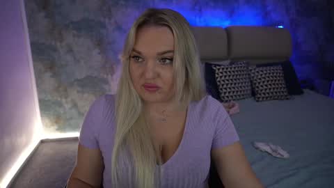 Snapshot of missyymartinezz chatting on 12-02-24, 08:19  Amely  online show from 12-02-24, 08:19