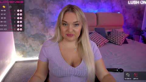 Snapshot of missyymartinezz chatting on 12-04-24, 08:34  Amely  online show from 12-04-24, 08:34