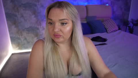 Snapshot of missyymartinezz chatting on 12-07-24, 08:44  Amely  online show from 12-07-24, 08:44