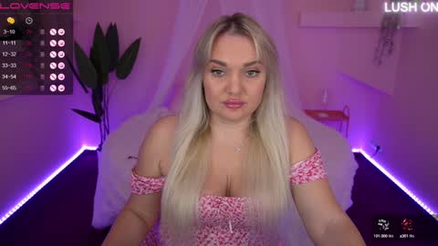 Snapshot of missyymartinezz chatting on 12-09-24, 08:22  Amely  online show from 12-09-24, 08:22
