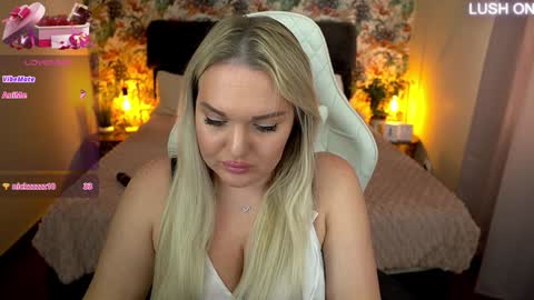 Snapshot of missyymartinezz chatting on 12-12-24, 09:40  Amely  online show from 12-12-24, 09:40