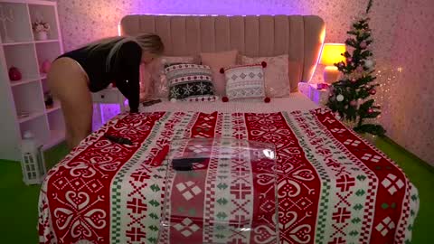 Snapshot of missyymartinezz chatting on 12-24-24, 12:00  Amely  online show from 12-24-24, 12:00