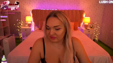 Snapshot of missyymartinezz chatting on 01-23-25, 07:54  Amely  online show from 01-23-25, 07:54