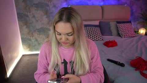 Snapshot of missyymartinezz chatting on 02-01-25, 08:50  Amely  online show from 02-01-25, 08:50