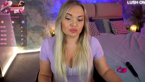 Snapshot of missyymartinezz chatting on 02-02-25, 08:35  Amely  online show from 02-02-25, 08:35