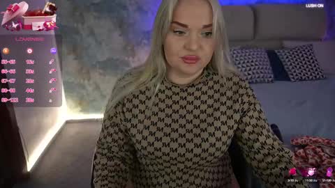 Snapshot of missyymartinezz chatting on 02-15-25, 07:27  Amely  online show from 02-15-25, 07:27