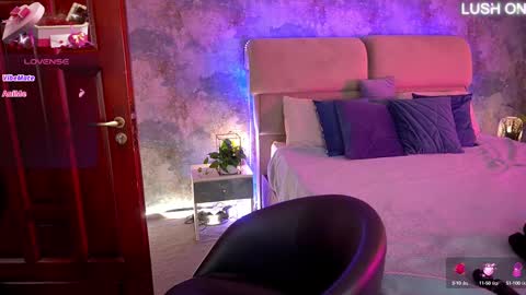 Snapshot of missyymartinezz chatting on 02-23-25, 07:22  Amely  online show from 02-23-25, 07:22