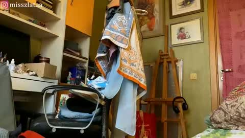 Zlata online show from 12-18-25, 07:58