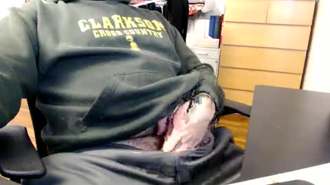 Snapshot of mister_crowne chatting on 12-31-24, 06:46 mister_crowne online show from 12-31-24, 06:46