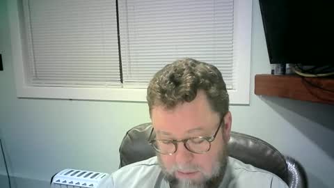 Snapshot of mister_happy567 chatting on 02-01-25, 06:32 Mr. Happy online show from 02-01-25, 06:32