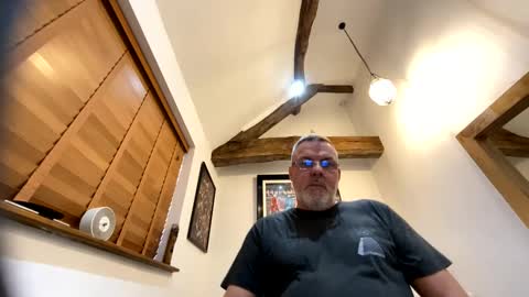 Snapshot of misterblivs chatting on 12-19-24, 08:34 Misterblivs online show from 12-19-24, 08:34