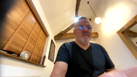 Snapshot of misterblivs chatting on 12-28-24, 07:44 Misterblivs online show from 12-28-24, 07:44
