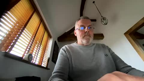 Snapshot of misterblivs chatting on 01-17-25, 02:39 Misterblivs online show from 01-17-25, 02:39
