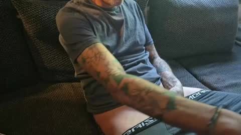 Snapshot of misterkrix chatting on 06-23-26, 06:11 Mister Krix online show from 06-23-26, 06:11