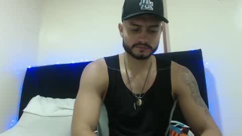 mistersam33 online show from 12-01-24, 09:37