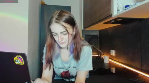 Hi everyone Im Tina online show from 09-12-25, 05:24