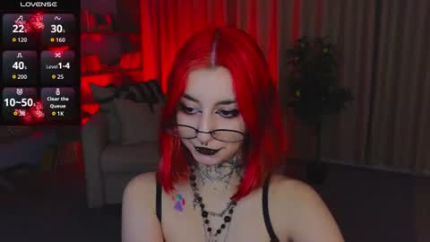 Snapshot of mistress__marcelline chatting on 07-07-26, 07:23 Marcelline online show from 07-07-26, 07:23